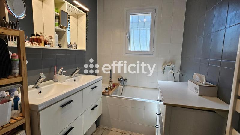 Maison - 145 m² - 8 pièces