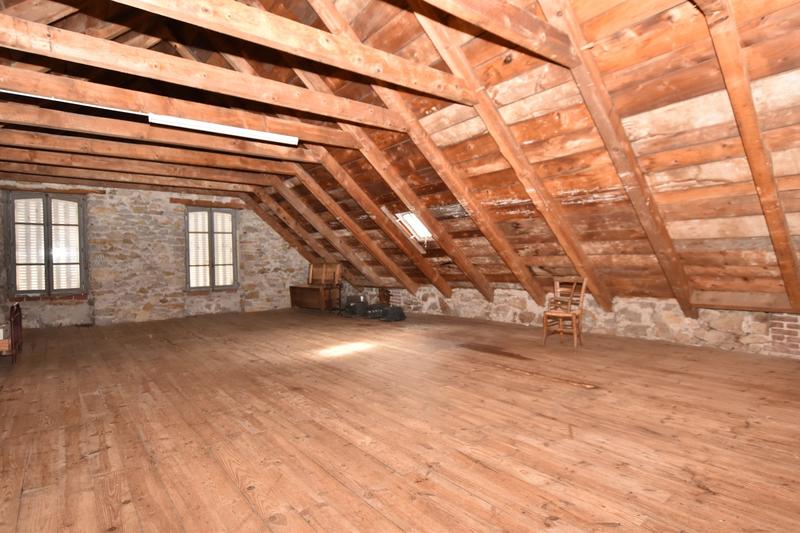 Maison - 218 m² - 12 pièces