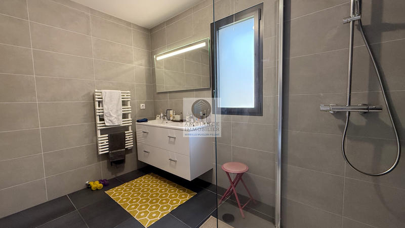 Appartement - 81 m² - 4 pièces