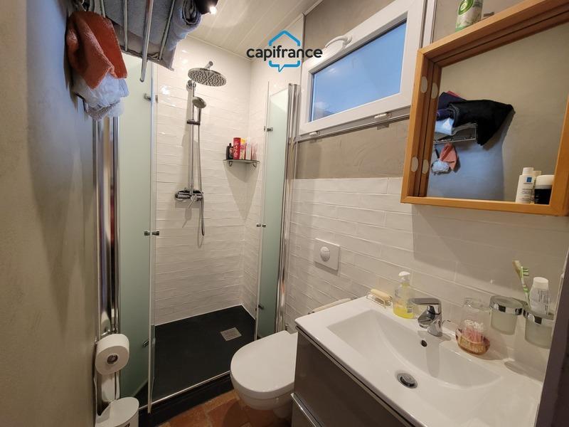 Maison traditionnelle - 252 m² - 10 pièces