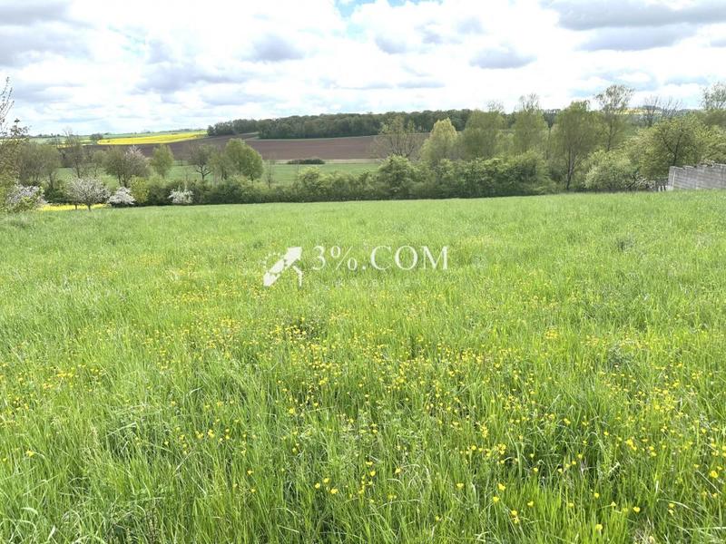 Terrain constructible - 1 600 m²