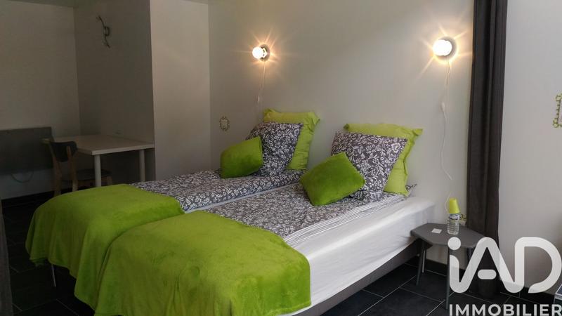 Maison - 305 m² - 10 pièces