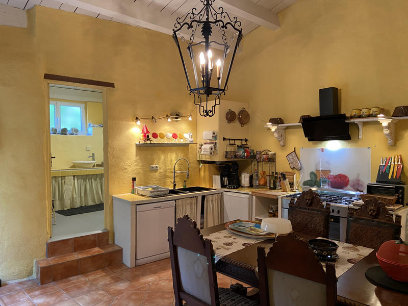 Maison - 474 m² - 16 pièces