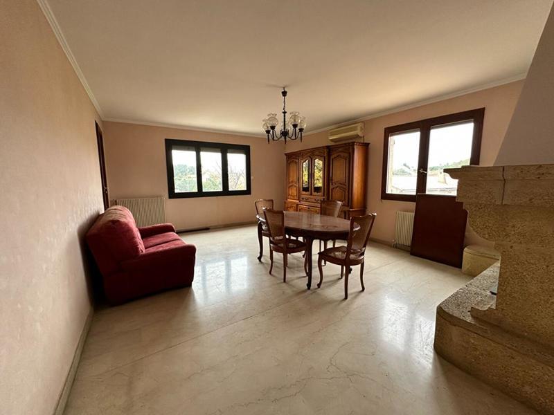 Maison - 198 m² - 7 pièces