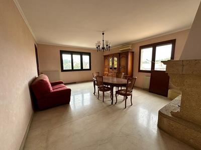 Maison - 198 m² - 7 pièces