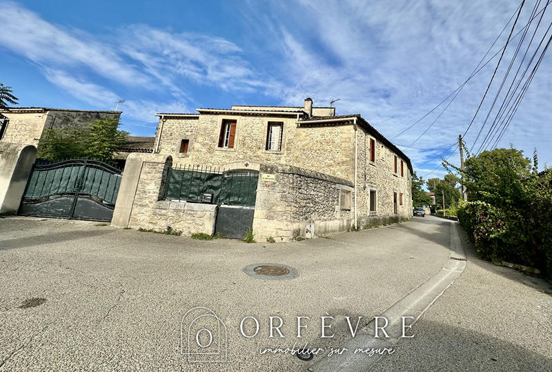 Maison - 240 m² - 7 pièces