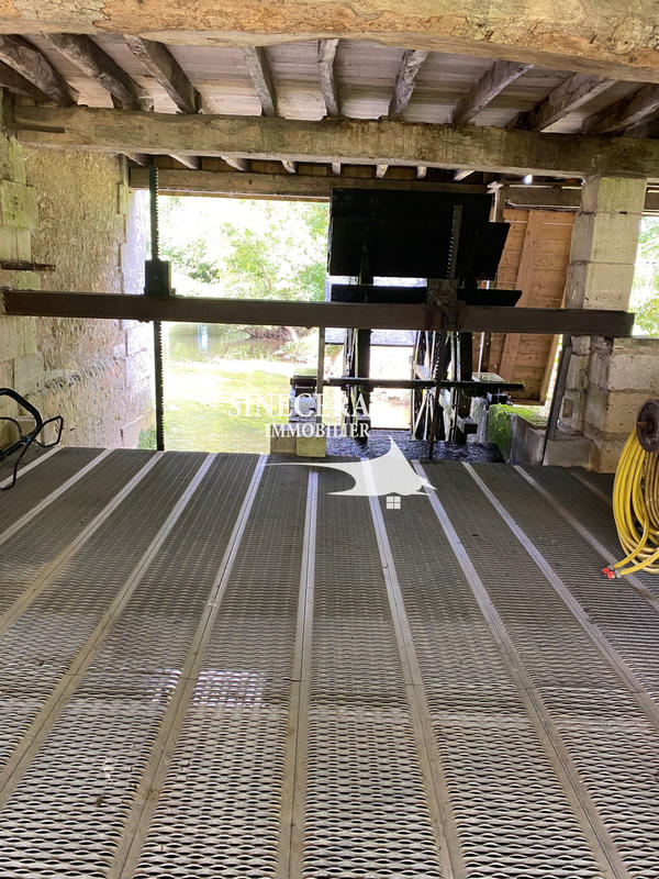 Propriété - 220 m² - 8 pièces