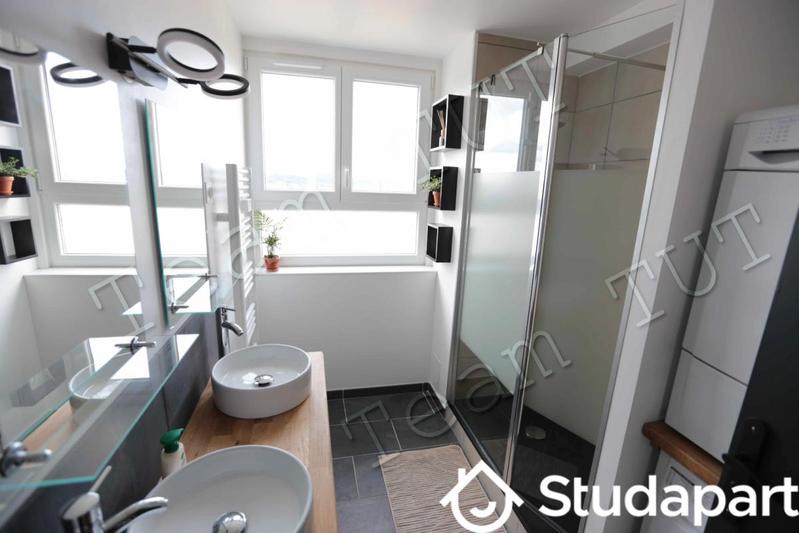 Chambre - 13 m² - 1 pièce