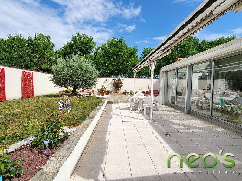 Villa - 216 m² - 9 pièces