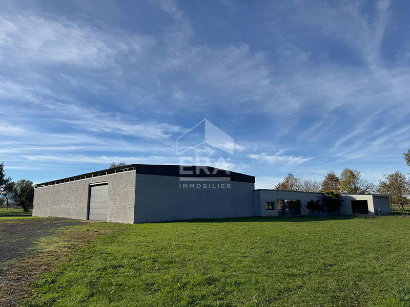 Maison - 720 m² - 8 pièces