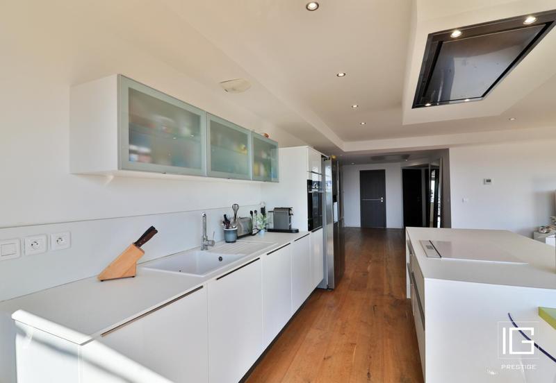 Appartement - 234 m² - 6 pièces