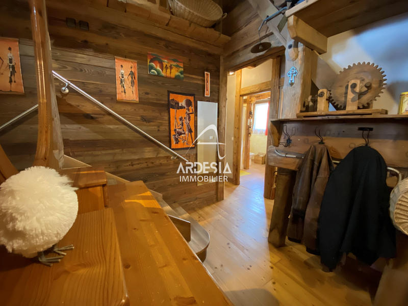 Maison - 250 m² - 8 pièces