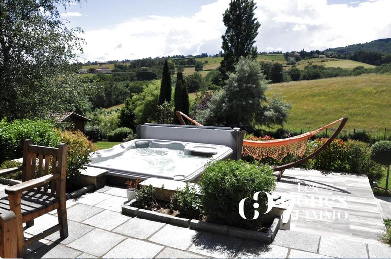 Maison - 220 m² - 7 pièces