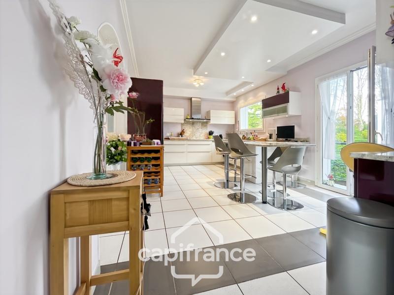 Maison - 215 m² - 7 pièces