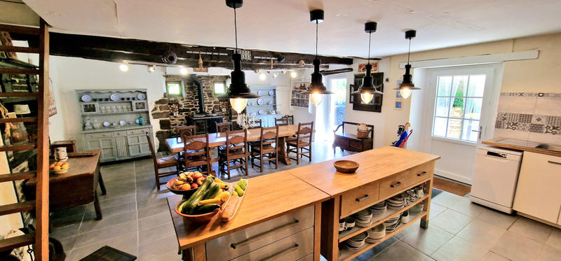 Maison - 315 m² - 13 pièces