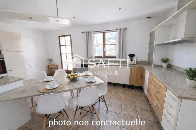 Maison - 204 m² - 9 pièces