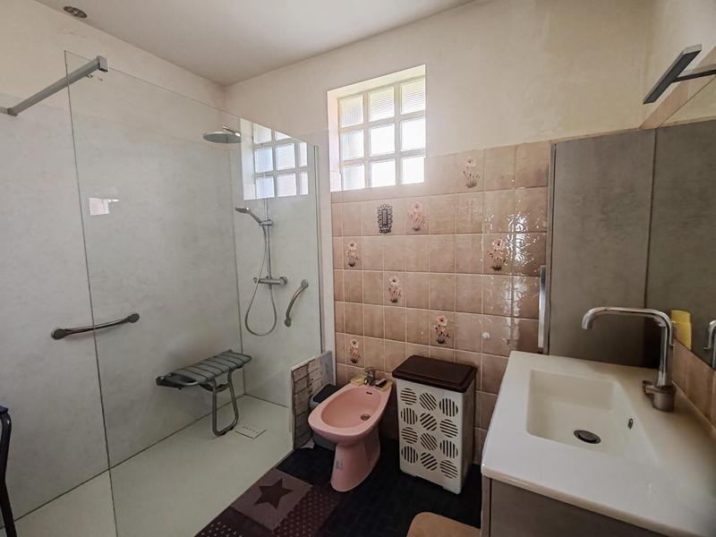 Maison - 202 m² - 8 pièces