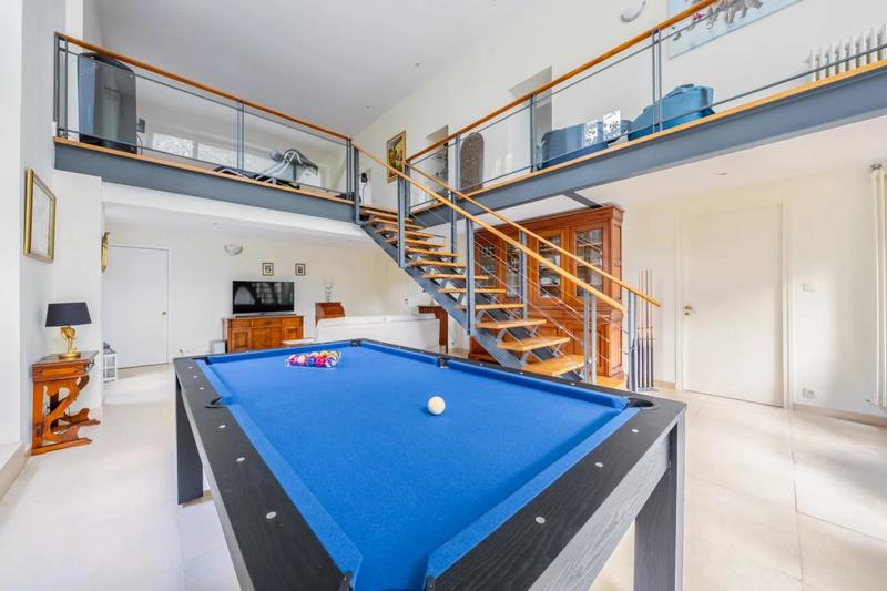 Château - 600 m² - 12 pièces