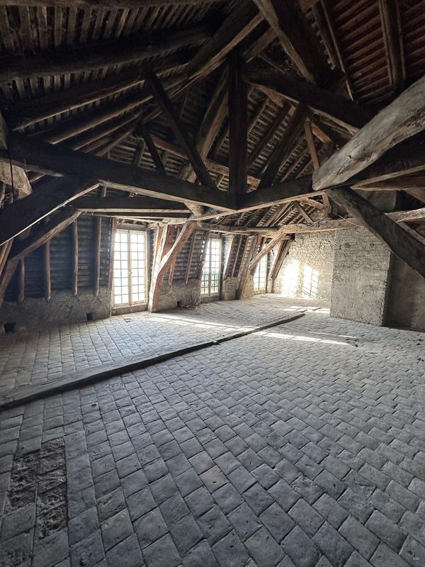 Loft - 130 m² - 3 pièces