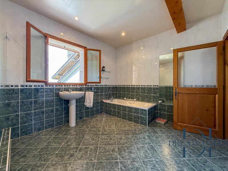 Maison ancienne - 240 m² - 6 pièces