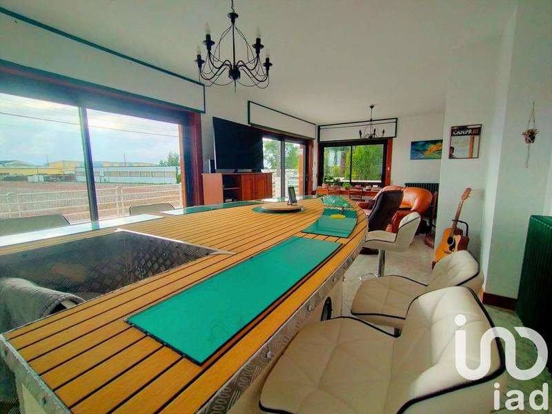 Maison - 303 m² - 9 pièces