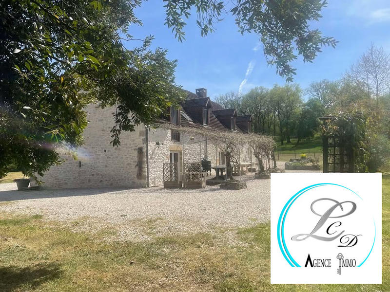 Maison ancienne - 440 m² - 14 pièces