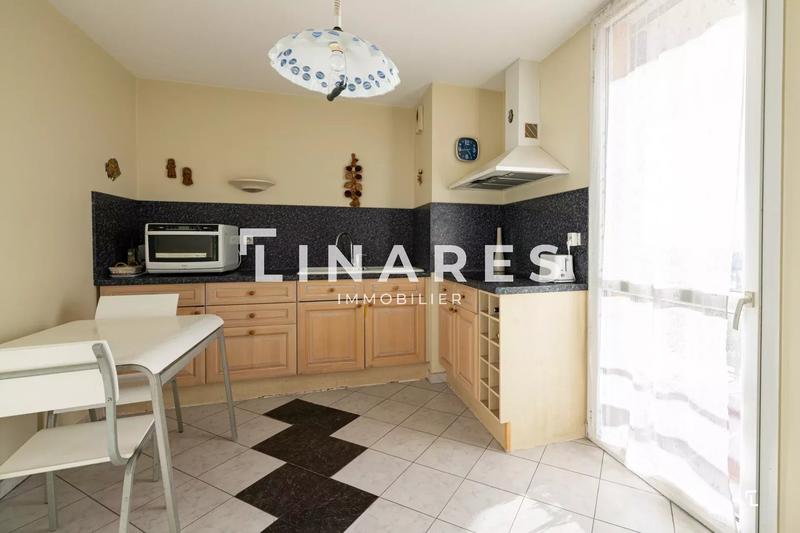 Appartement - 80 m² - 3 pièces