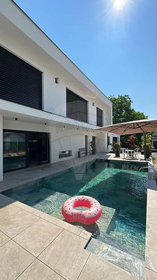 Maison - 348 m² - 7 pièces