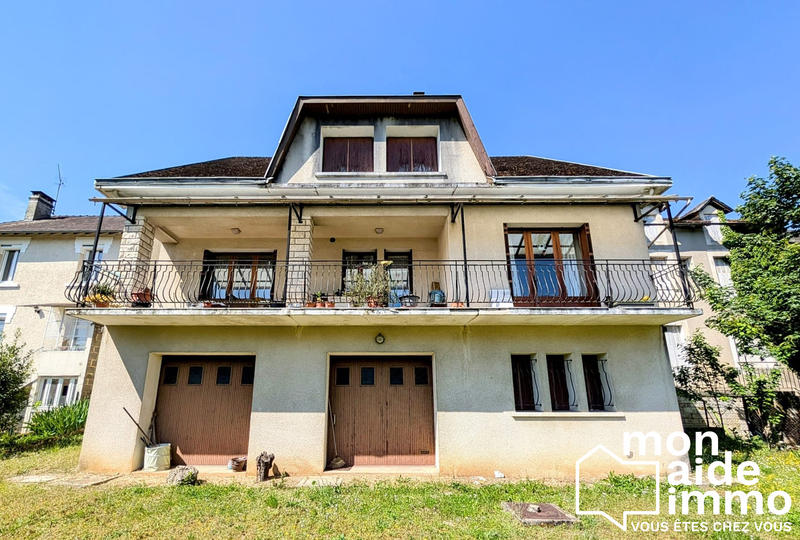 Maison - 210 m² - 8 pièces