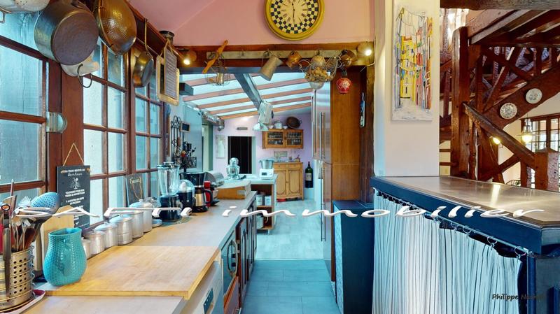 Maison - 235 m² - 10 pièces