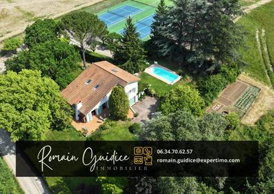 Propriété - 247 m²