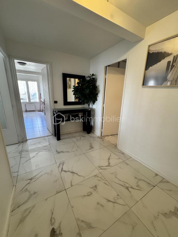 Appartement - 85 m² - 4 pièces