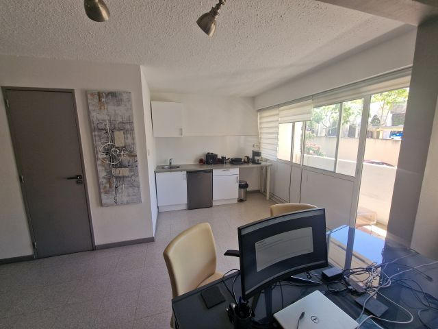 Local commercial - 58 m² - 2 pièces