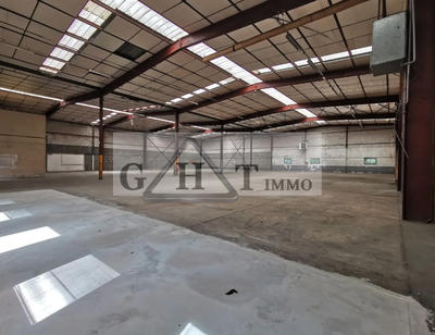 Entrepôt - 1 752 m²