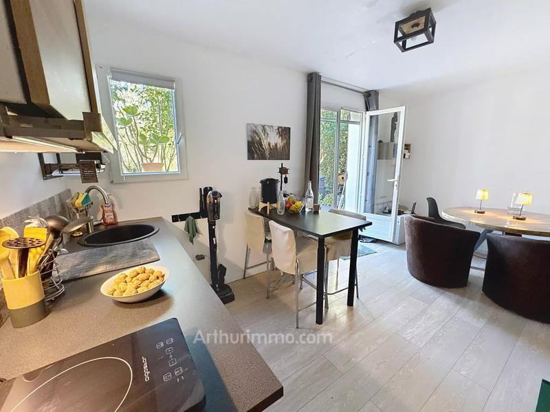 Maison - 201 m² - 8 pièces