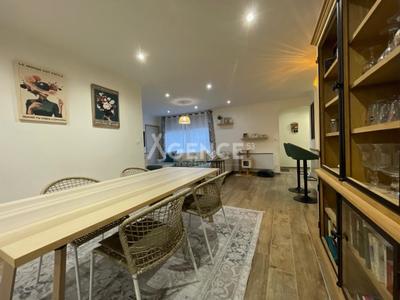 Maison - 98 m² - 5 pièces