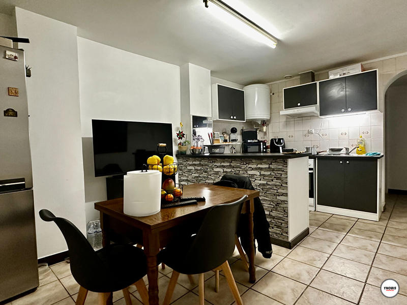 Maison - 256 m² - 12 pièces