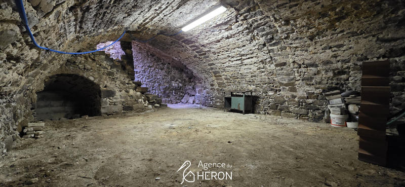 Maison - 111 m² - 7 pièces