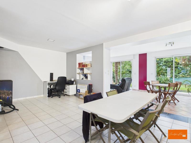 Maison - 98 m² - 5 pièces