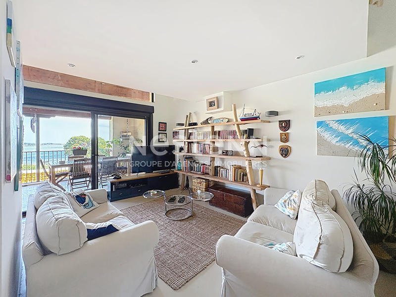 Maison - 185 m² - 9 pièces