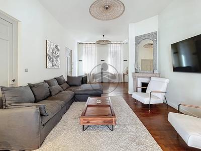 Maison - 185 m² - 7 pièces