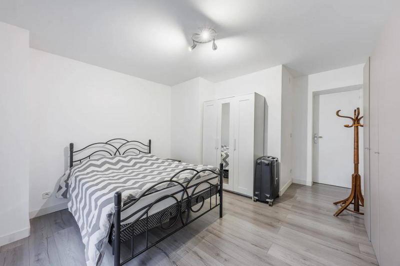 Appartement - 90 m² - 4 pièces