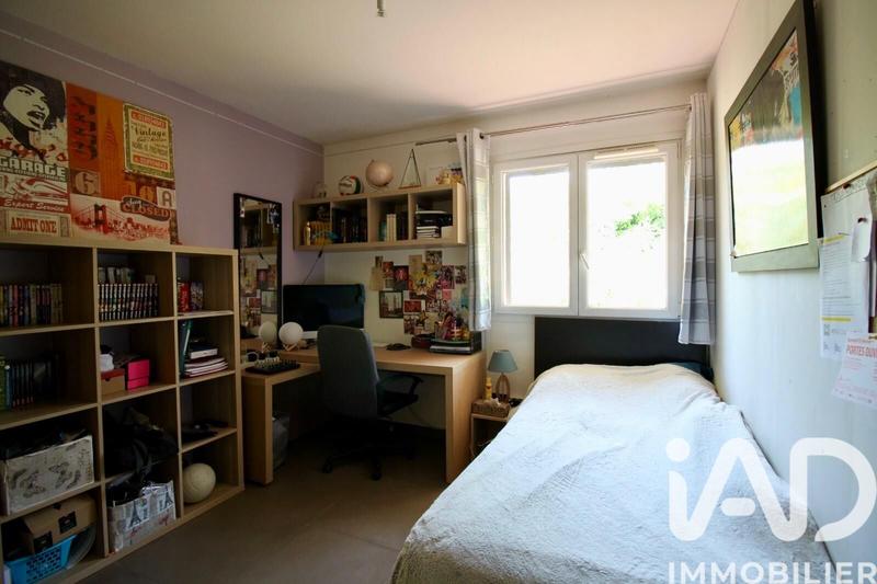 Maison - 235 m² - 7 pièces