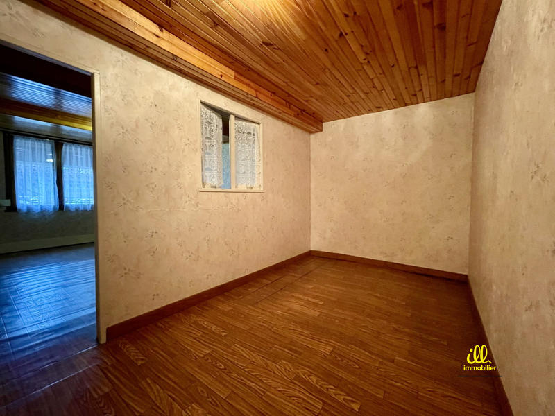 Maison - 111 m² - 5 pièces