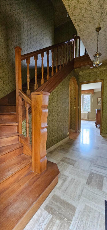 Maison - 168 m² - 8 pièces