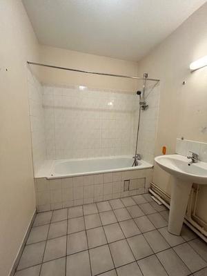 Appartement ancien - 81 m² - 4 pièces