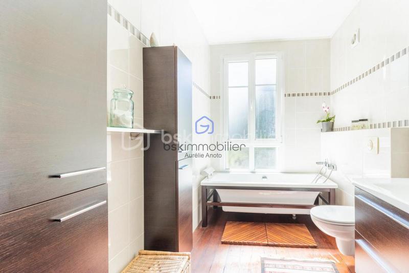 Maison - 297 m² - 10 pièces