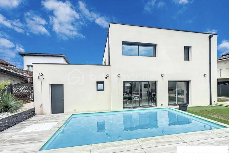 Maison - 159 m² - 6 pièces