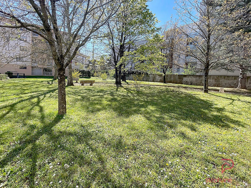 Appartement - 94 m² - 5 pièces