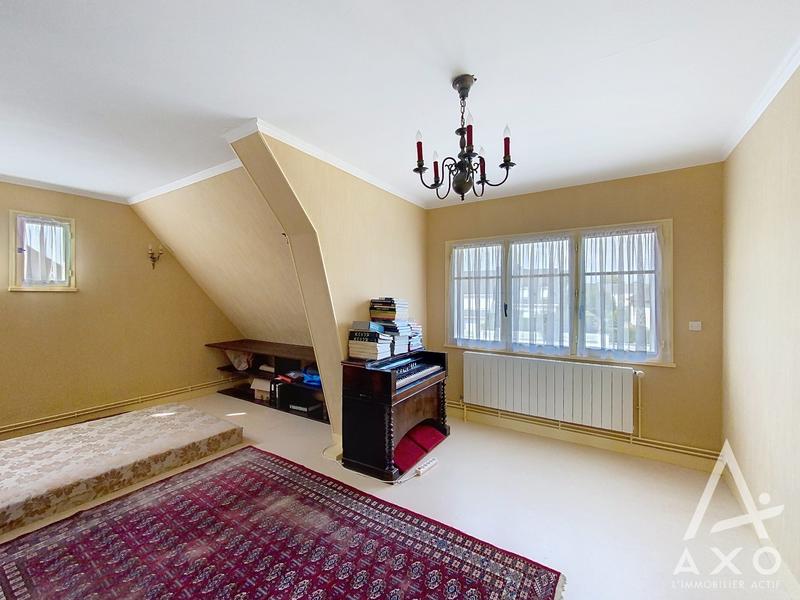 Maison - 228 m² - 7 pièces